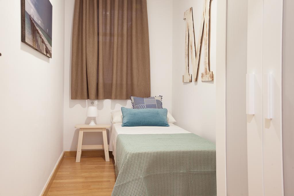 Click&Flat Europa Fira Apartments لوسبيتاليت دي يوبريغات المظهر الخارجي الصورة