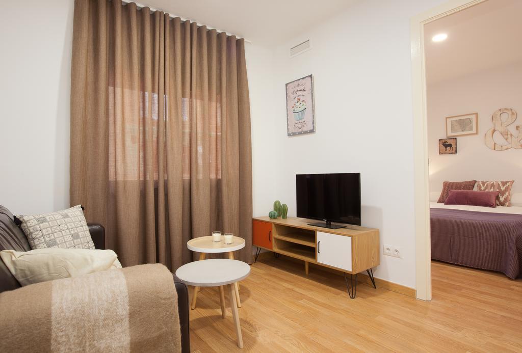 Click&Flat Europa Fira Apartments لوسبيتاليت دي يوبريغات المظهر الخارجي الصورة