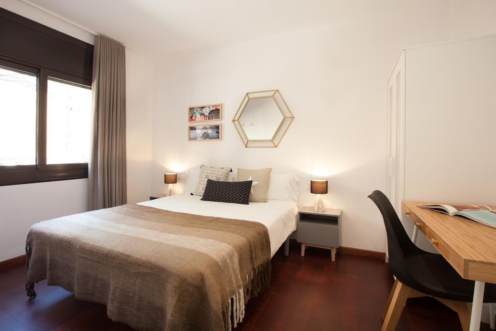 Click&Flat Europa Fira Apartments لوسبيتاليت دي يوبريغات المظهر الخارجي الصورة