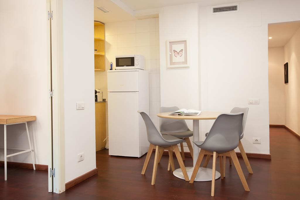Click&Flat Europa Fira Apartments لوسبيتاليت دي يوبريغات المظهر الخارجي الصورة