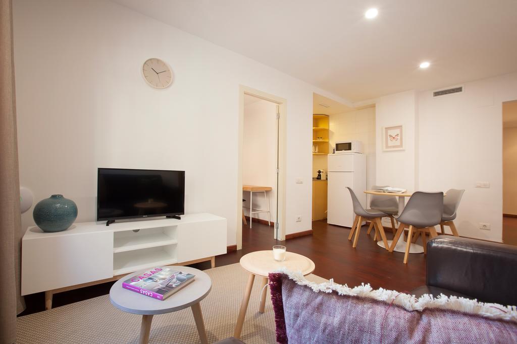 Click&Flat Europa Fira Apartments لوسبيتاليت دي يوبريغات المظهر الخارجي الصورة