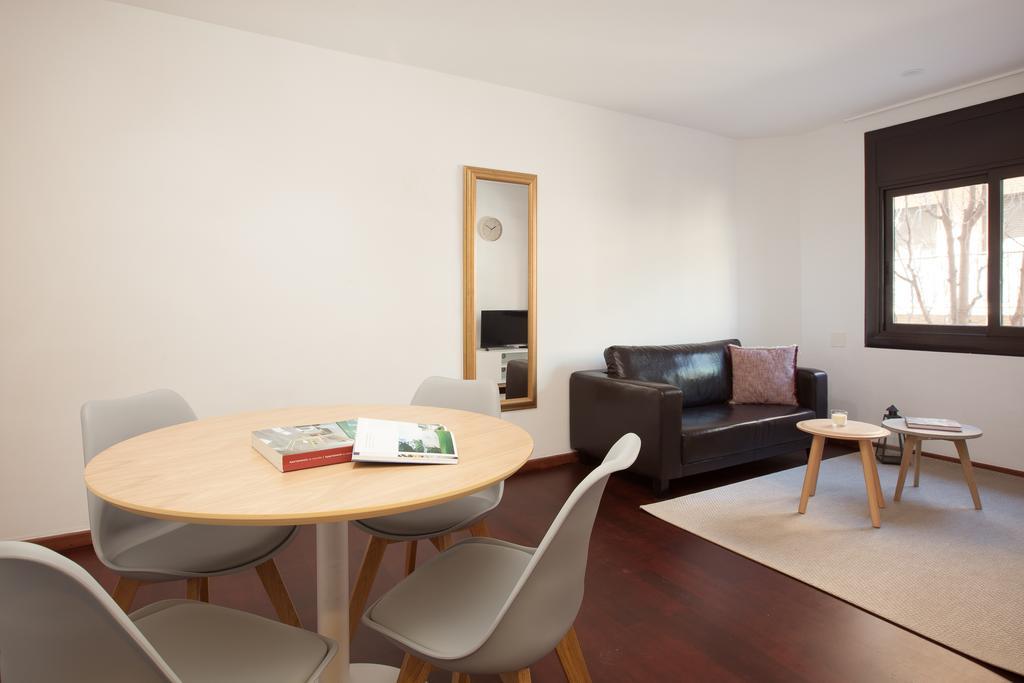Click&Flat Europa Fira Apartments لوسبيتاليت دي يوبريغات المظهر الخارجي الصورة