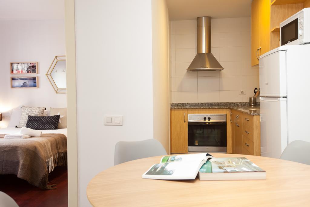 Click&Flat Europa Fira Apartments لوسبيتاليت دي يوبريغات المظهر الخارجي الصورة
