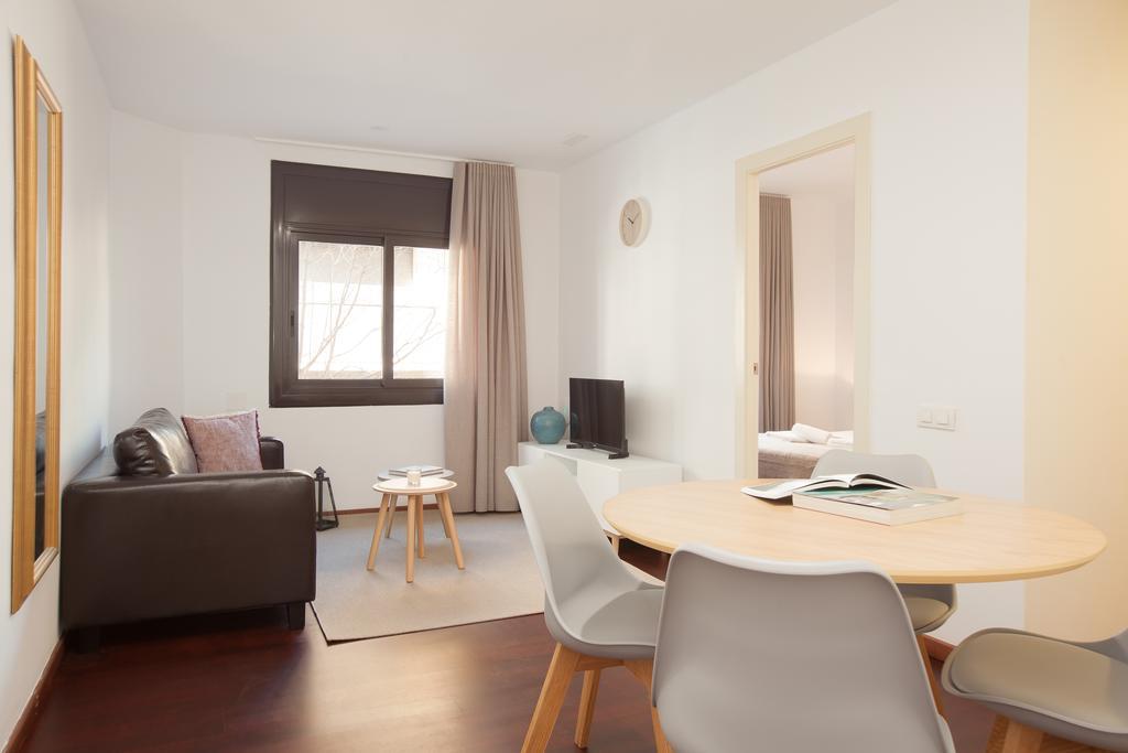 Click&Flat Europa Fira Apartments لوسبيتاليت دي يوبريغات المظهر الخارجي الصورة
