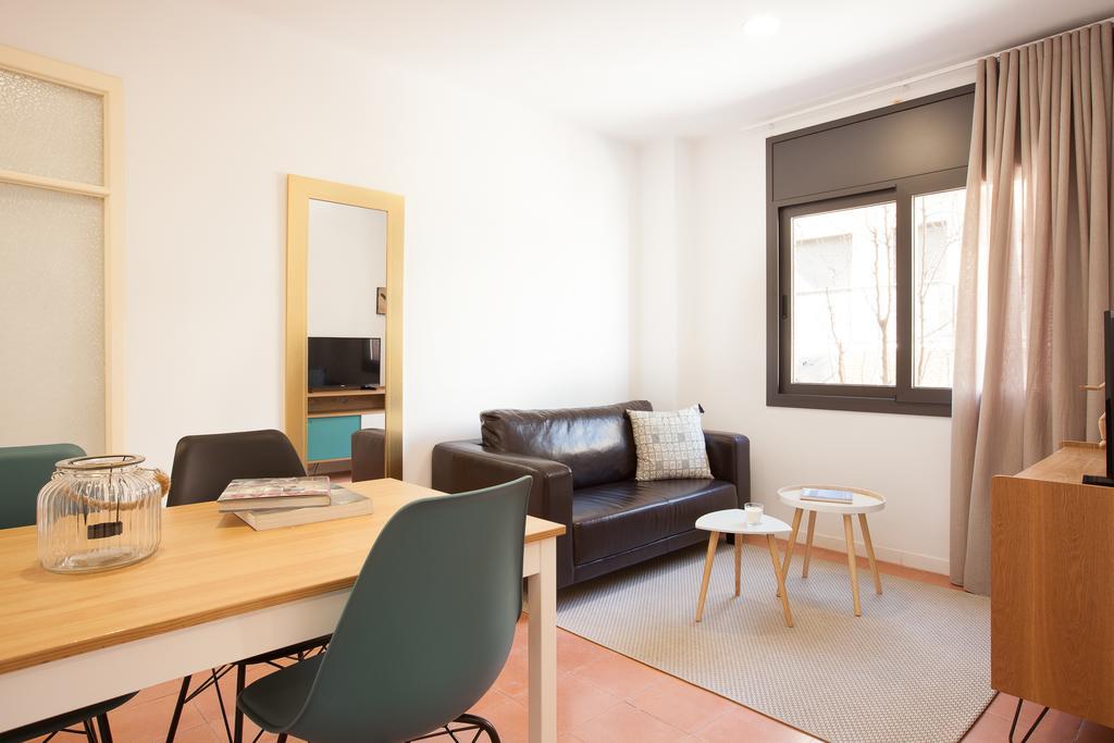 Click&Flat Europa Fira Apartments لوسبيتاليت دي يوبريغات المظهر الخارجي الصورة