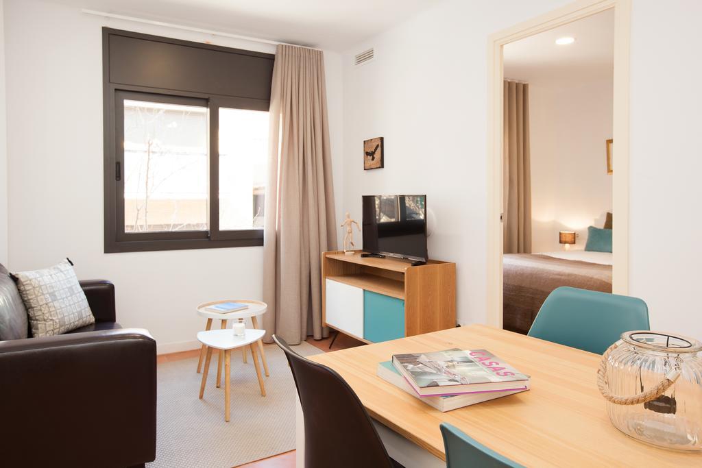 Click&Flat Europa Fira Apartments لوسبيتاليت دي يوبريغات المظهر الخارجي الصورة