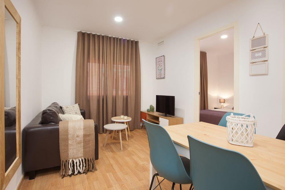 Click&Flat Europa Fira Apartments لوسبيتاليت دي يوبريغات المظهر الخارجي الصورة